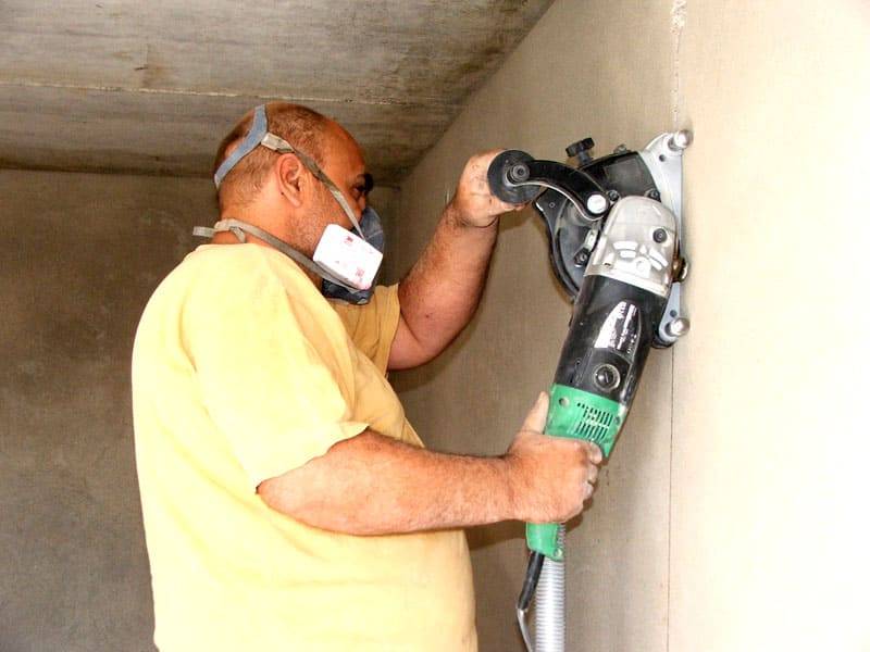 Как правильно сделать штробу в бетоне: перфоратором, болгаркой своими руками