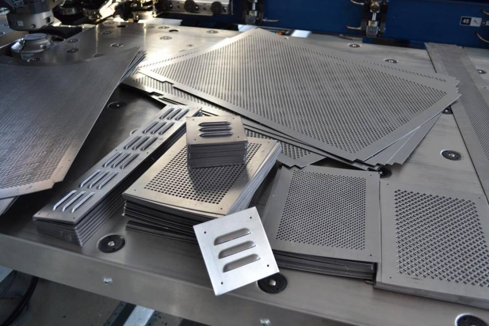 Технология штамповки деталей из листового металла. оборудование