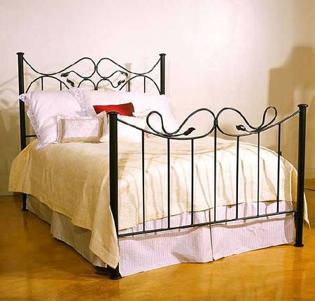 Дизайн спальни с круглой кроватью, с кованной, с двумя. фото