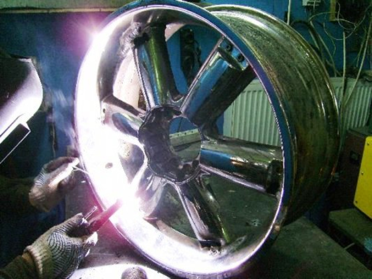 Аргонная сварка литых автомобильных дисков